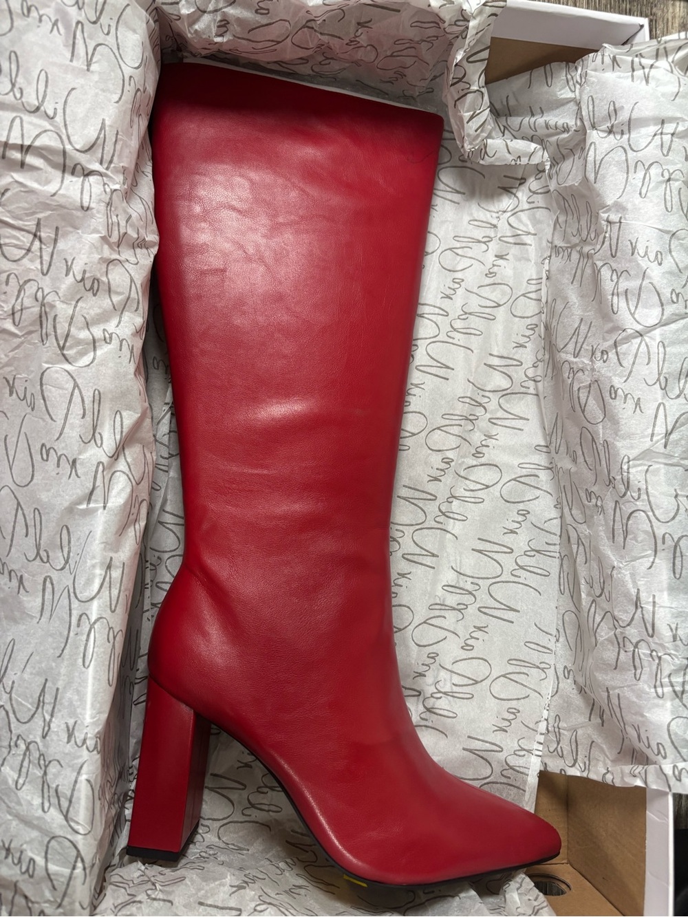 Wild Pair Islahp red boots nwt
